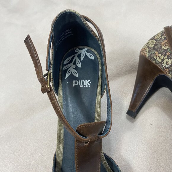 ⭐ 3/$15 Vintage Y2K Pink Studio Size 7.5 Brown Floral Leather Button Heels - Picture 5 of 9